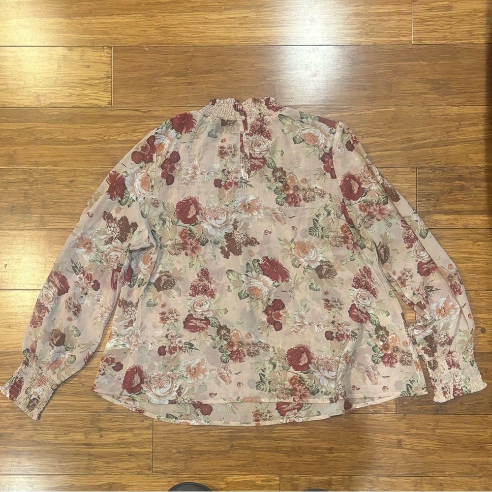 Floral long sleeve lightweight top